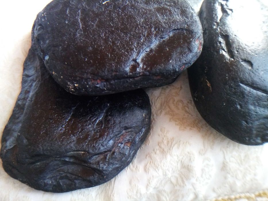 Azeviche, Pedra fosséis com mais de 150 milhões de anos