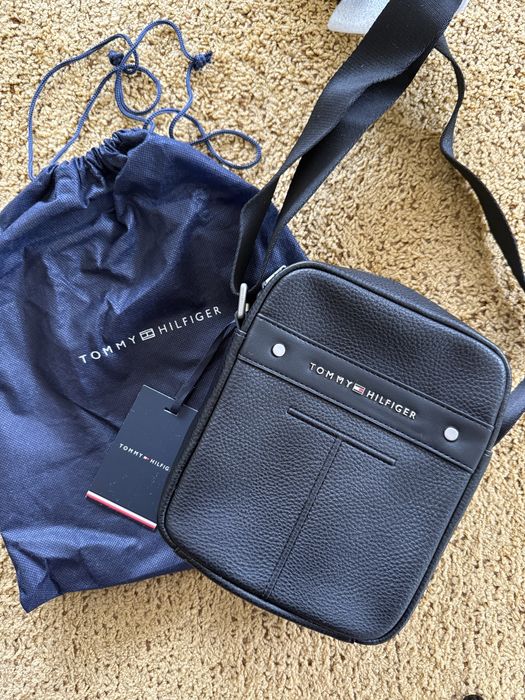Чоловіча чорна сумка Tommy Hilfiger
