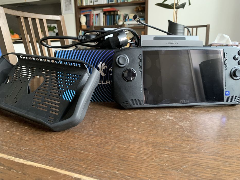 Msi claw ultra 5 w bardzo dobrym stanie