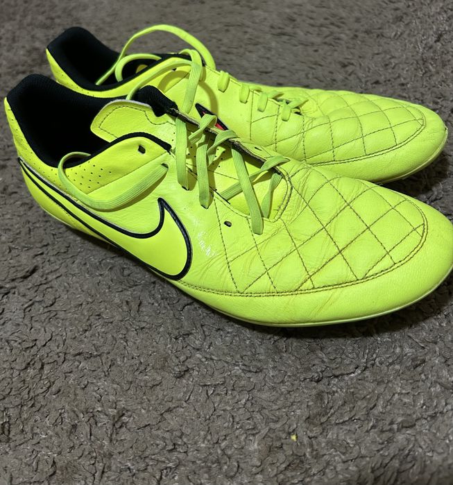 Бутси Nike Tiempo на залізних шипах б/в 44,5 розмір