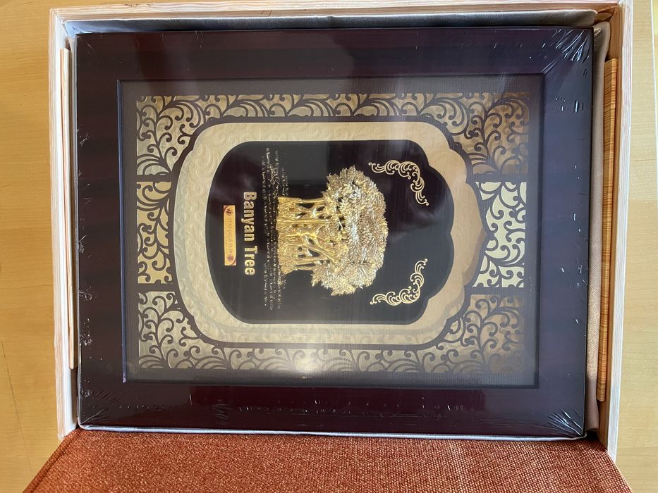 Quadro banhado de ouro puro Aarya 24kt Gold Foil Rosewood Frame