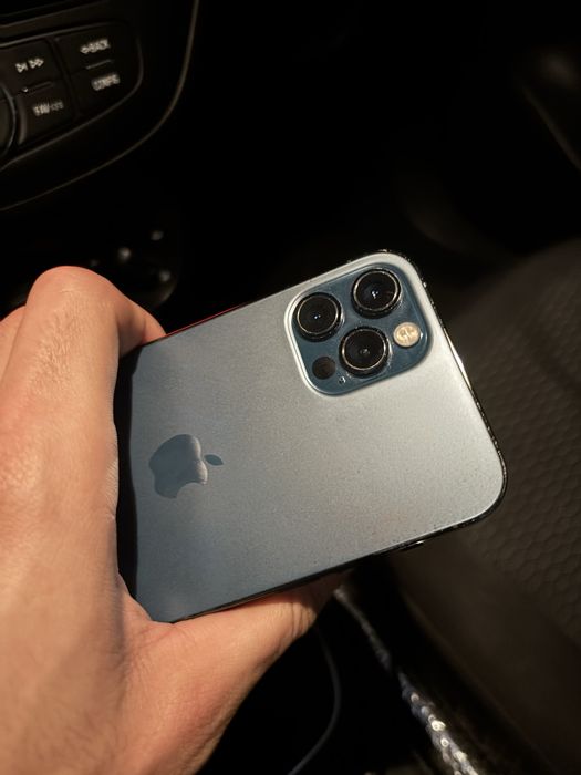 iPhone 12 Pro - Excelente Estado