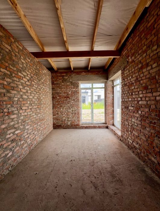 Кутовий котедж з ділянкою, продаж від забудовника. 14кВт світла