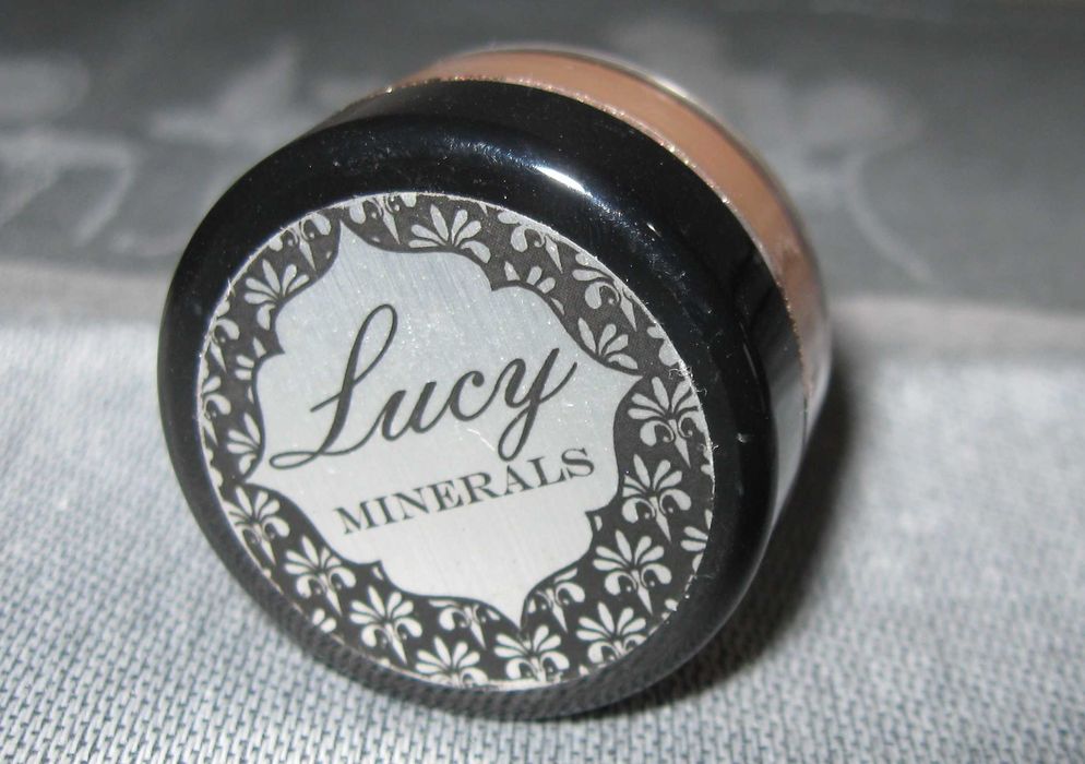 Lucy Minerals USA / Pigment mineralny Eyeliner / Espresso / 2.5 g Duży