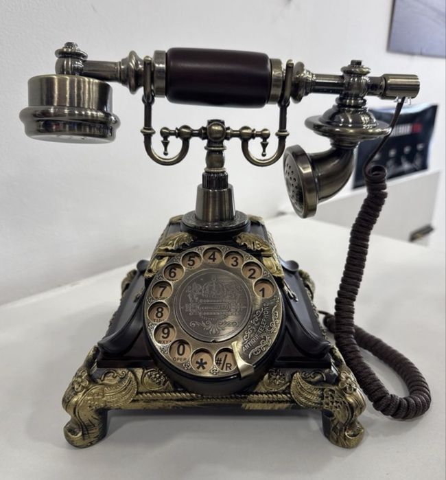 Telefone de rodar. Estilo antigo. Funciona perfeitamente