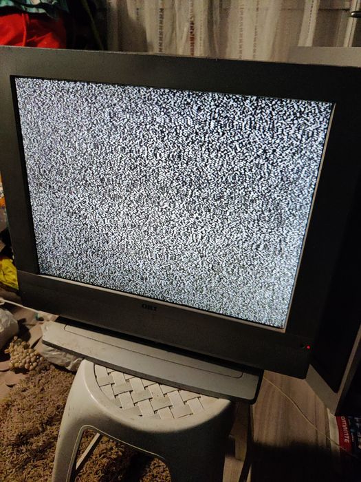 TV OKI LCD 20” – Bom Estado