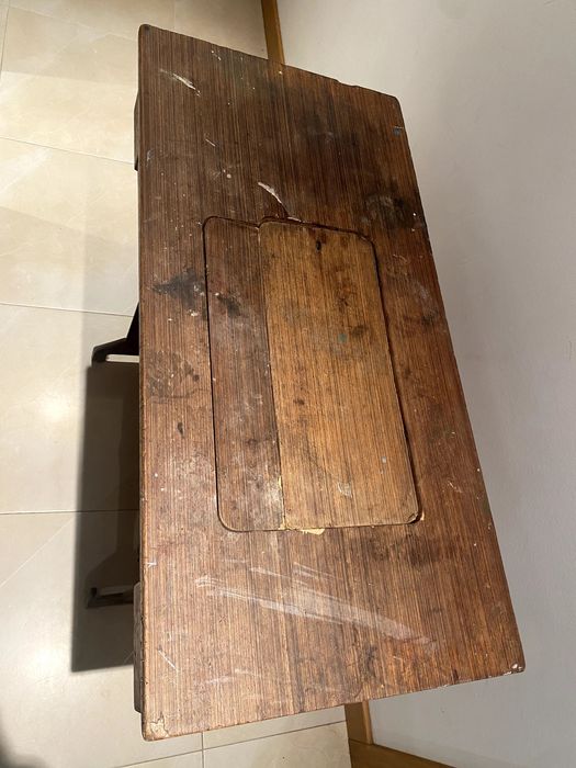 Mesa com máquina de costura Oliva CL.45