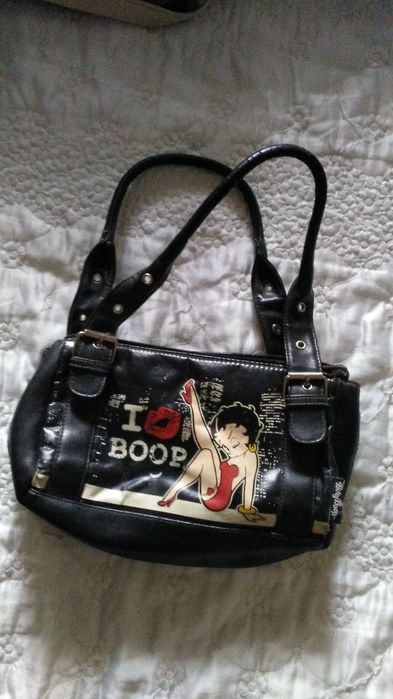 8 Malas em bom estado