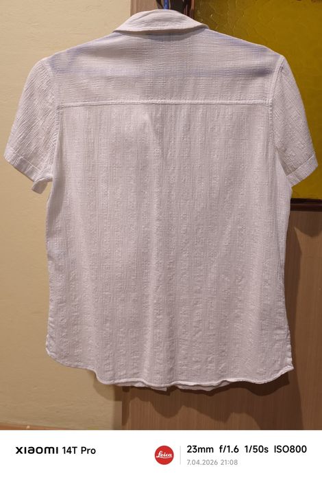 Biała bluzka z krótkim rękawem