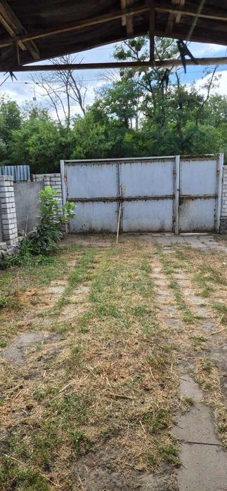 Продам пів будинку на Філіповці.