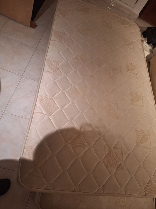 Colchão (105x190) e Estrado (90x190)