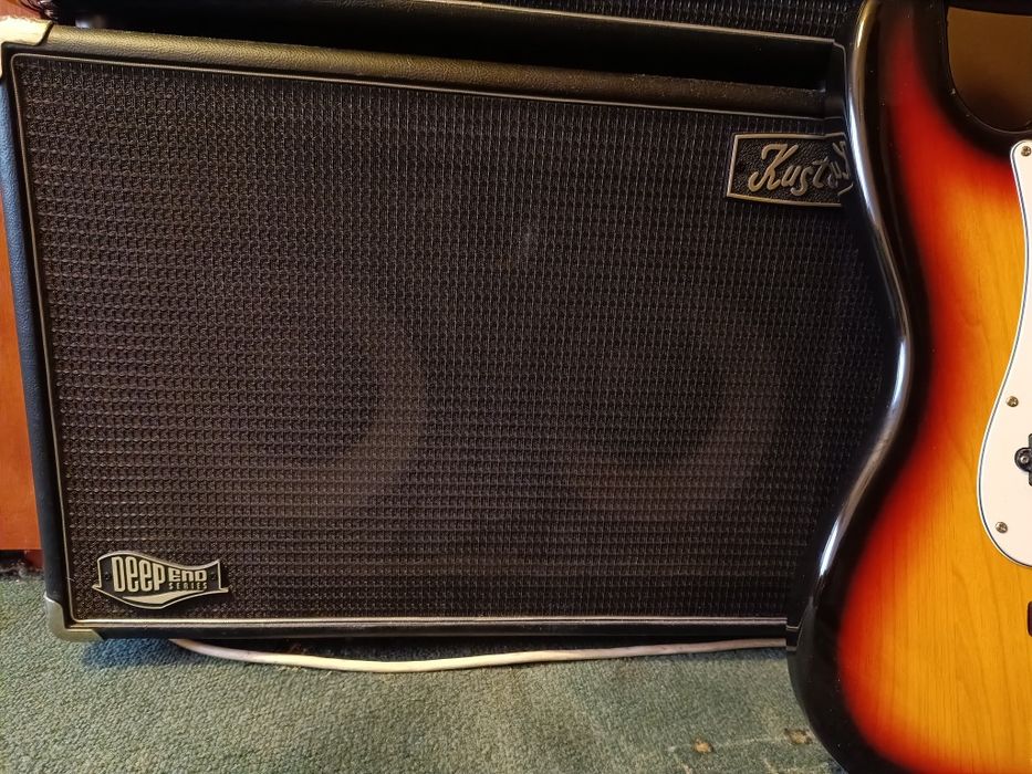 Gitara basowa plus wzmacniacz i kolumna basowa