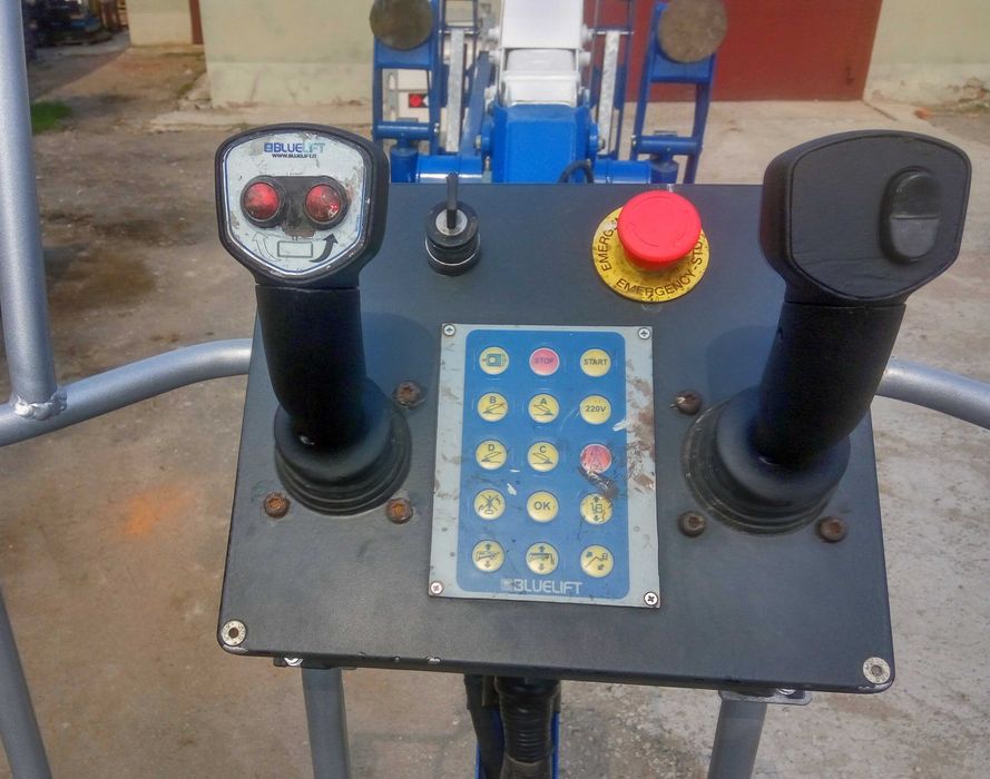 самохідний гусеничний підйомник Bluelift C21/11 б/у