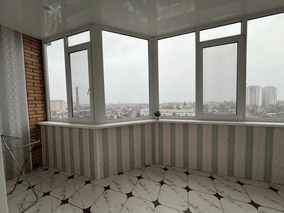 Здам подобово 3 кімнатну квартиру з видом на Дніпро в районі Казбет