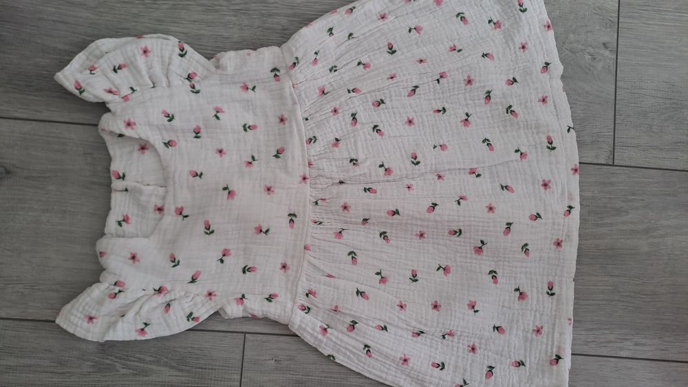 Сукні  для дівчинки 92