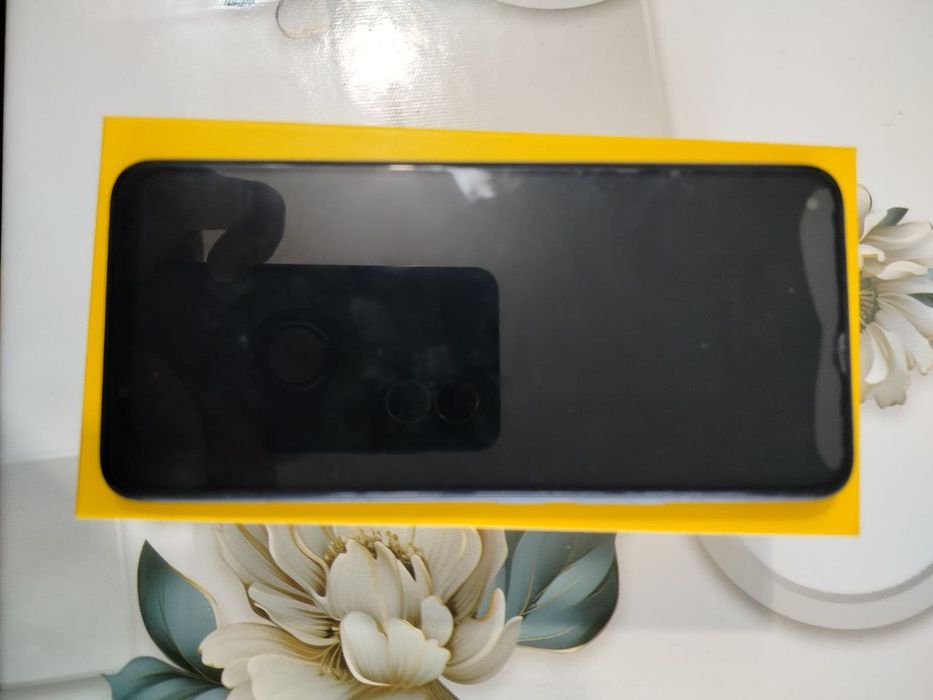 Смартфон Realme 8