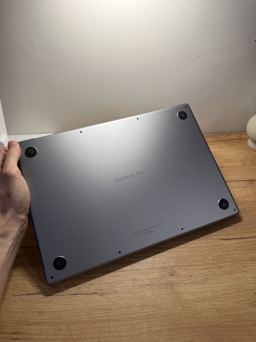 MacBook Pro 16 2021 32Gb RAM 512Gb SSD Space