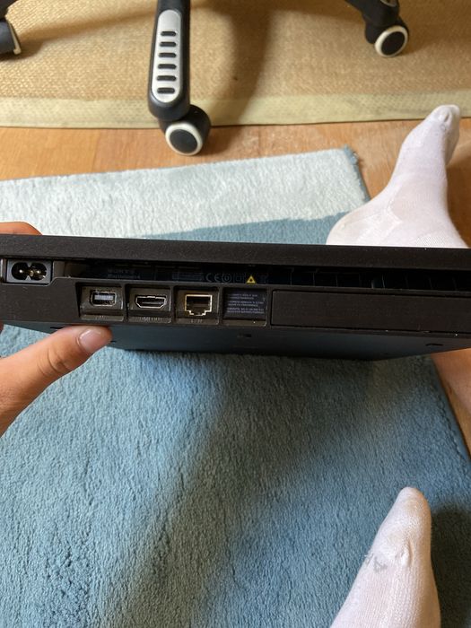 Play station 4+ volante e pedais + 9 jogos