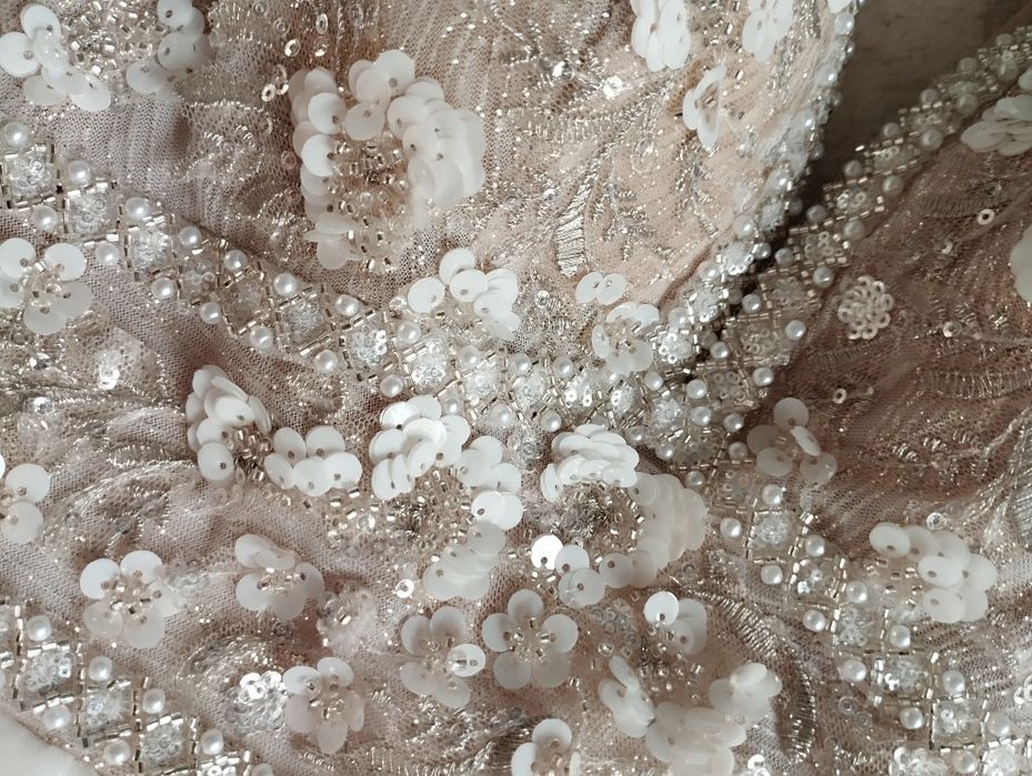 Piękna suknia ślubna księżniczka z gorsetem S/M kolor Ivory