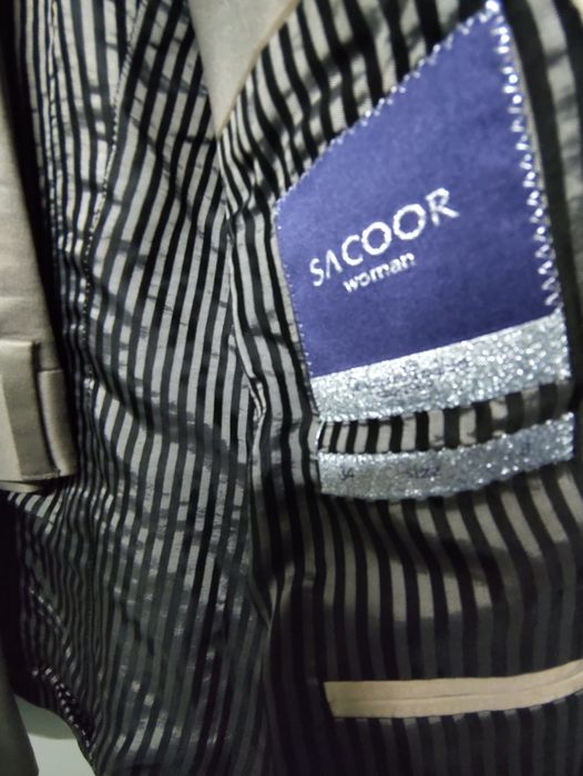 Fato Sacoor Senhora Cinza com brilho
Tamanho 34
Estado impecável