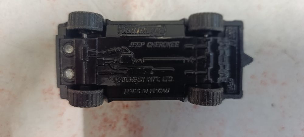 Matchbox Jeep Cherokee Quadtrak „Chief” 1986 rok .