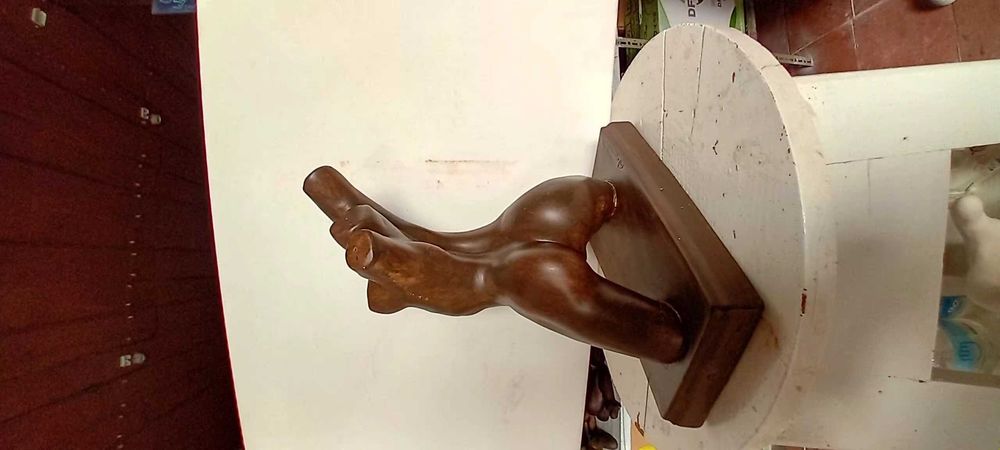 Esculturas assinadas de carlos nazareth