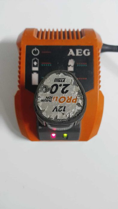 Carregador Bateria AEG 12V LL1230, C/Bateria Incluída