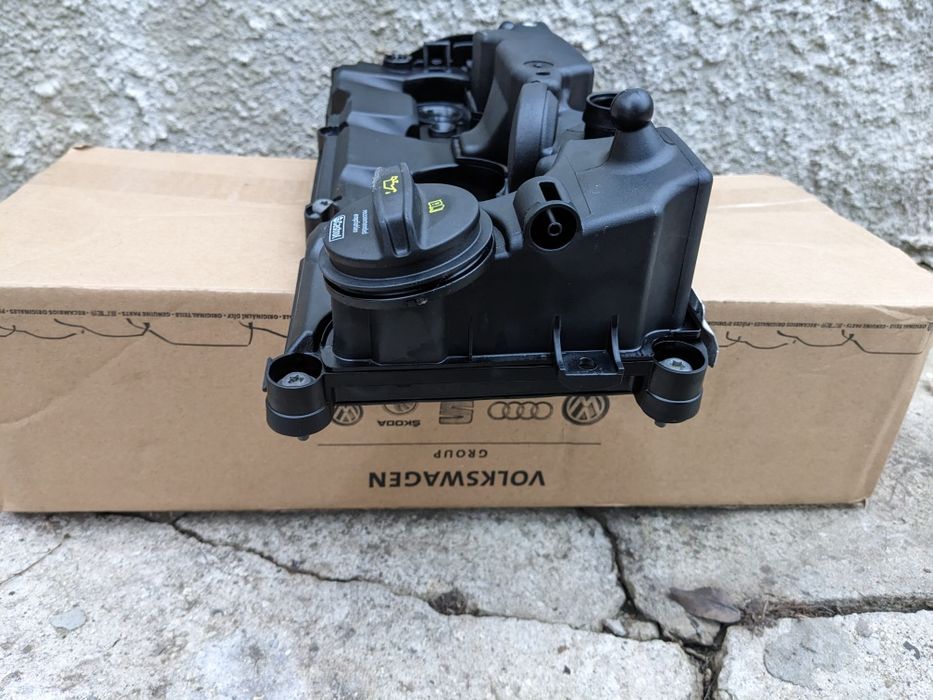 Клапана кришка VW AUDI 1.6 2.0 TDi 03L103469R CM