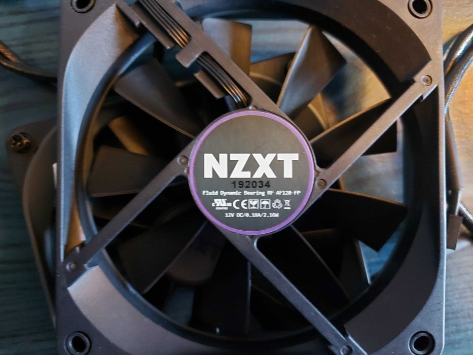 2 ventoinhas para desktop - NZXT 120mm Aer F120 PWM