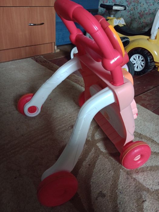 Ходунки-каталка.