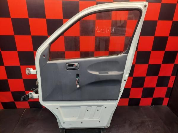 Porta frente direita TOYOTA HiAce IV (LXH1_, RZH1_, LH1_)