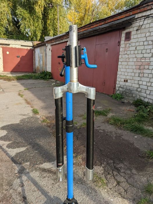 Вилка карбонова ригідна Bontrager SwitchBlade