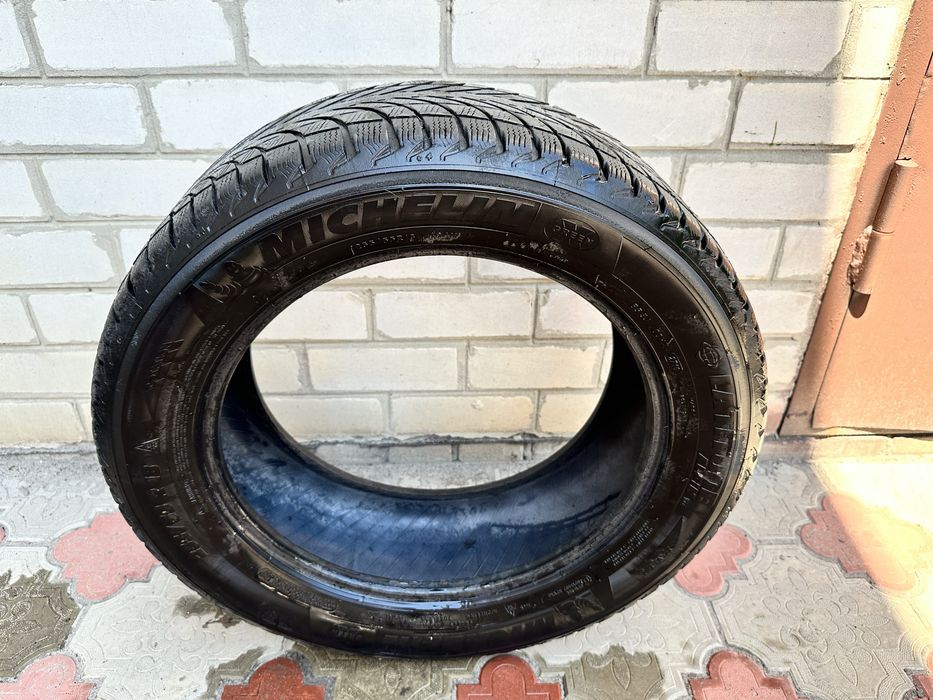 Продам зимнюю резину Michelin 235/55/R18