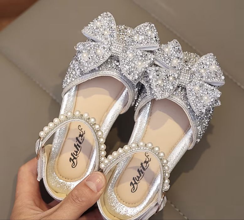 Туфлі, лодочки святкові