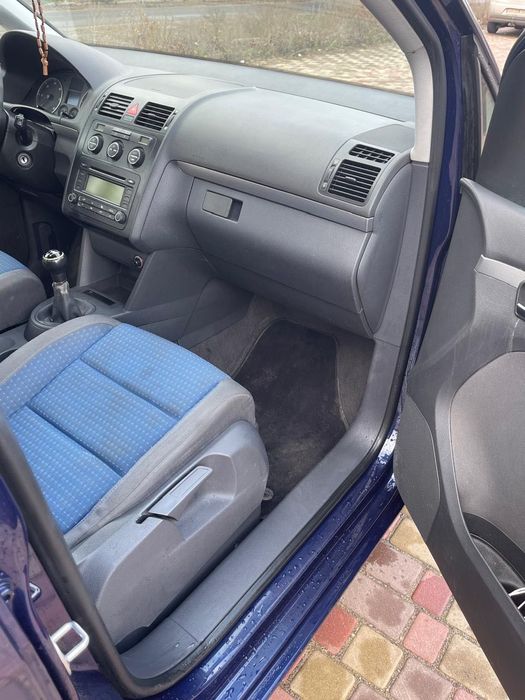 Продам Фольксваген Тоуран 2006г.в. 1,9 турбодизель