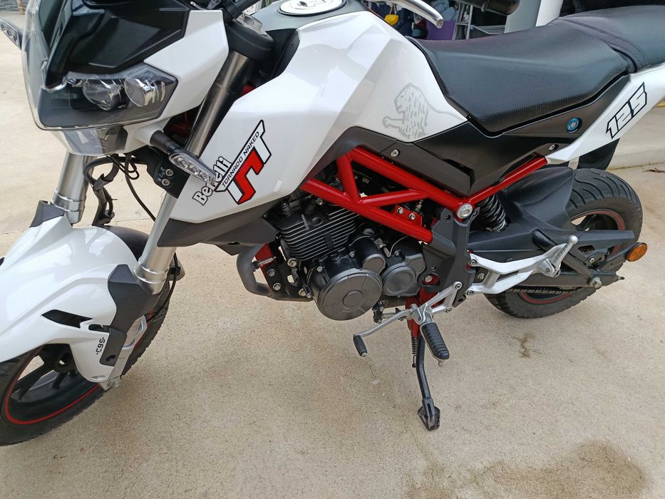 Mota Benelli TNT 125