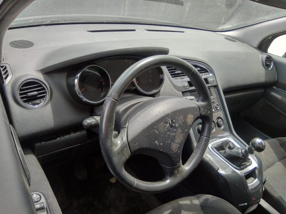 PEUGEOT 5008 - 2011 - Para Peças