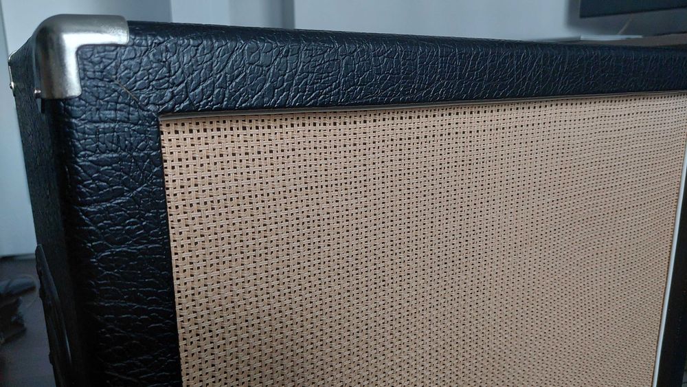 Obudowa kolumny gitarowej 4x10