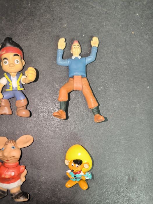 Lote Colecionável: Nostalgia e Diversão (6 Bonecos
Lote de miniaturas
