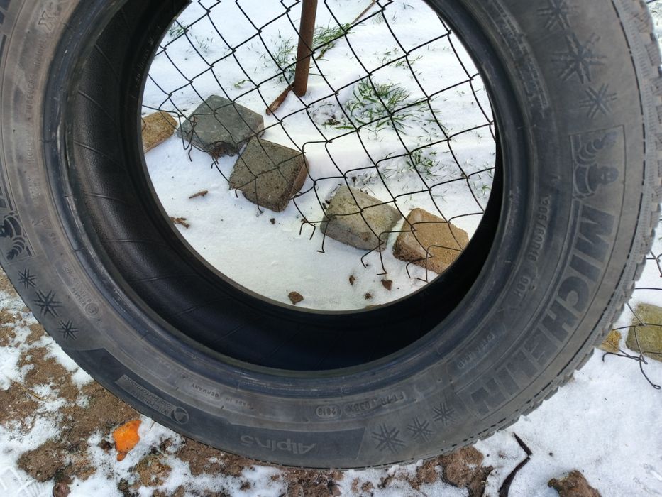 Продаються шини різні