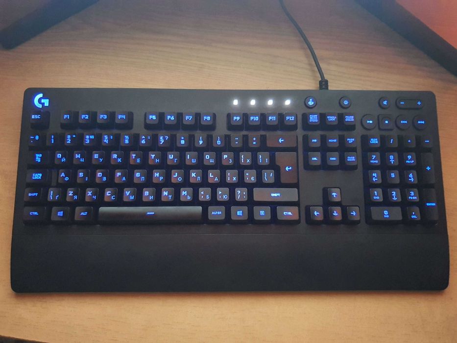 Полный комплект игровой ПК(i7-10700F/RX5700XT/RAM32GB/SSD500GB+HDD2TB)