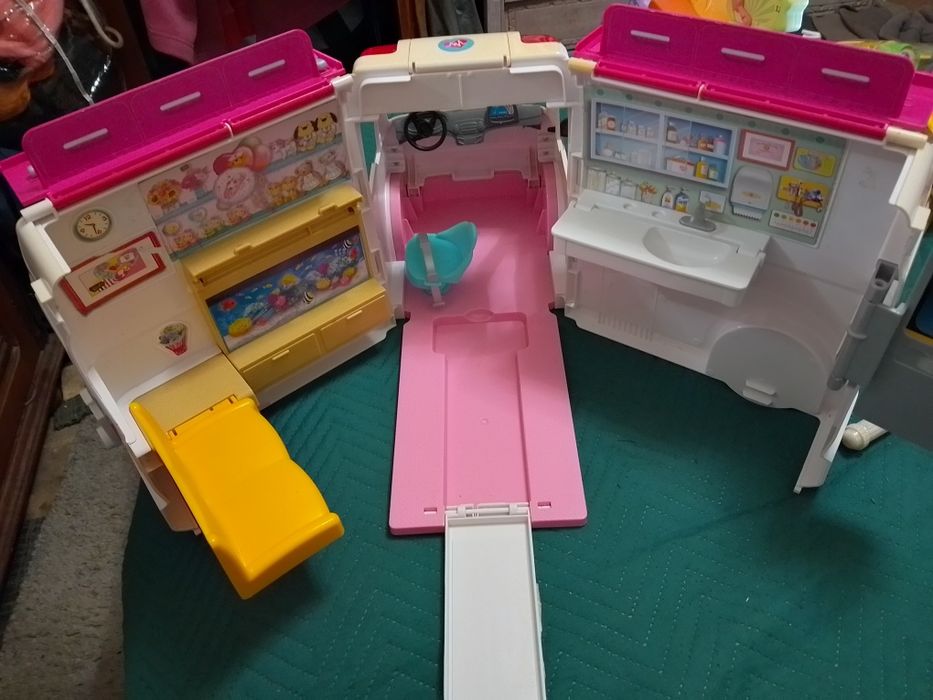 Ambulância e Clínica Transformável da Barbie