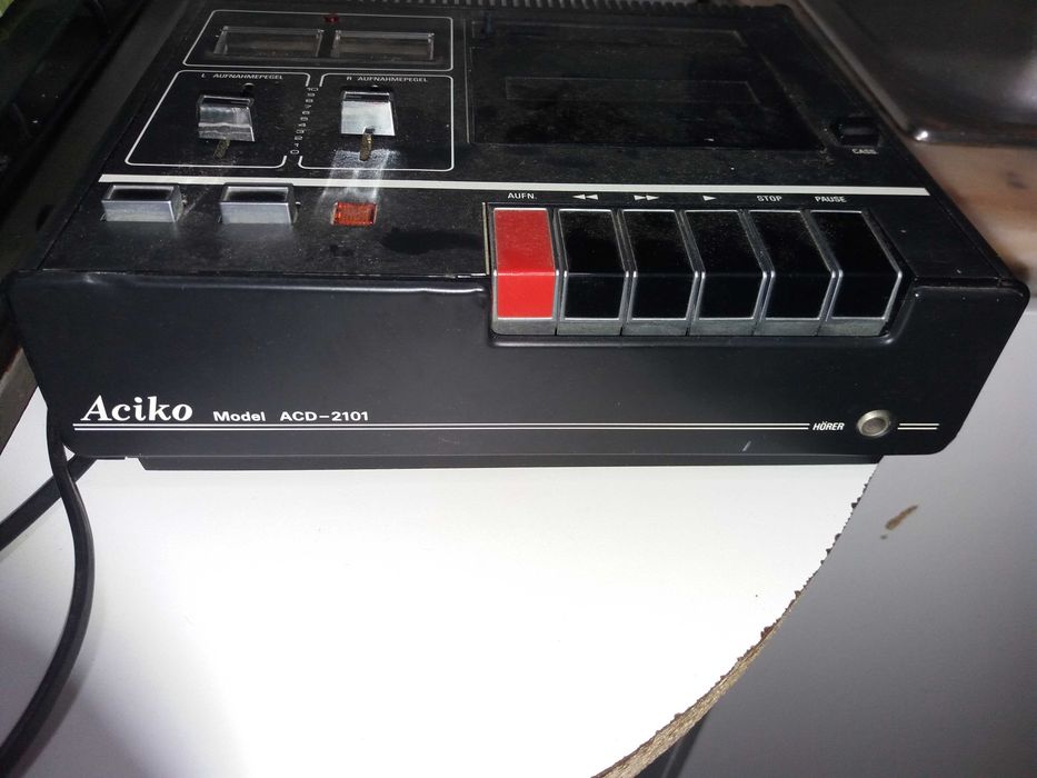Gravador de cassetes e leitor marca aciko