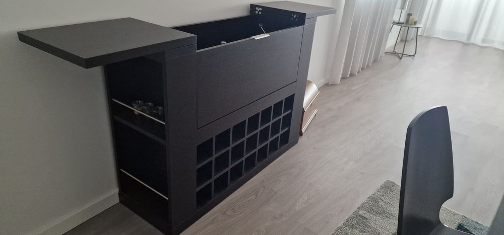 Garrafeira em Madeira maciça