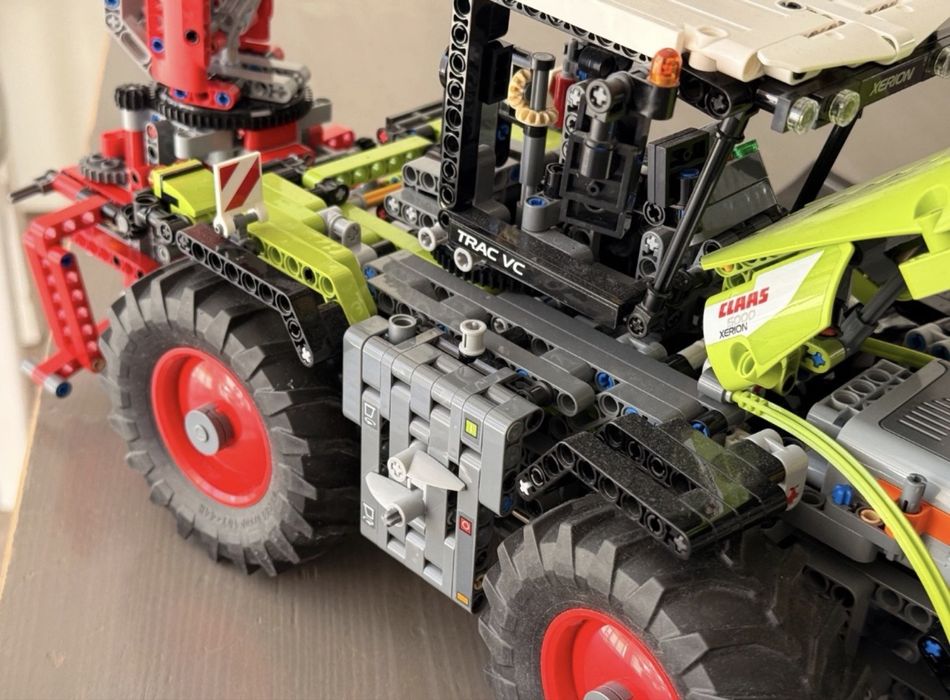 LEGO TECHNIC: XERION 5000 TRAC VC (42054) + instrukcja