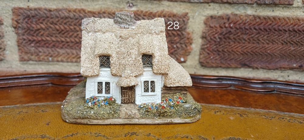 Мініатюрні колекційні котеджі