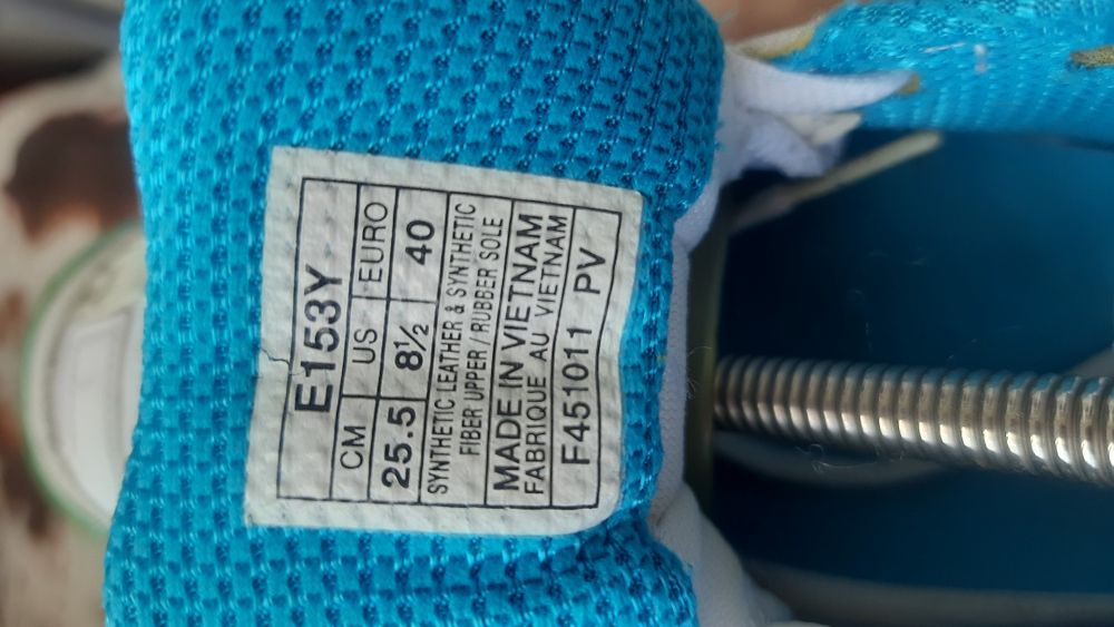 Жіночі кросівки Asics 40