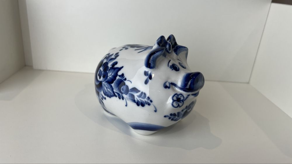 Копилка свинья.  .гжель(15на 11)