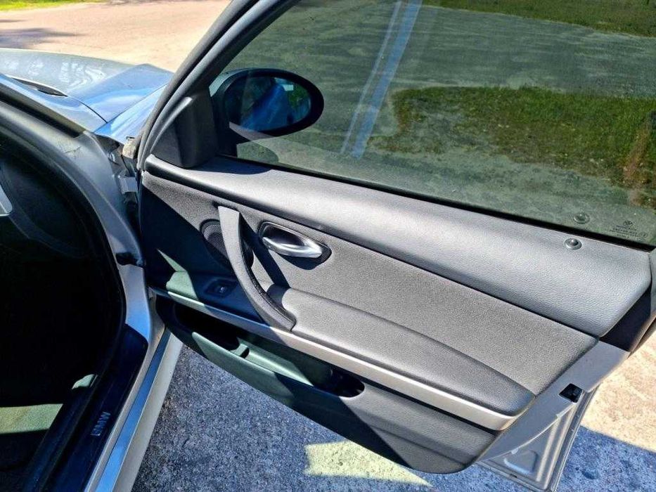 автомобіль BMW e90