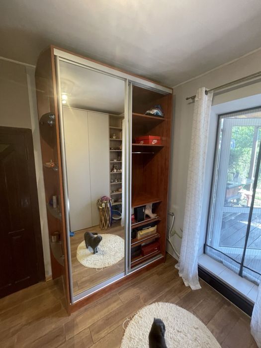 Шафа-купе з дзеркалом